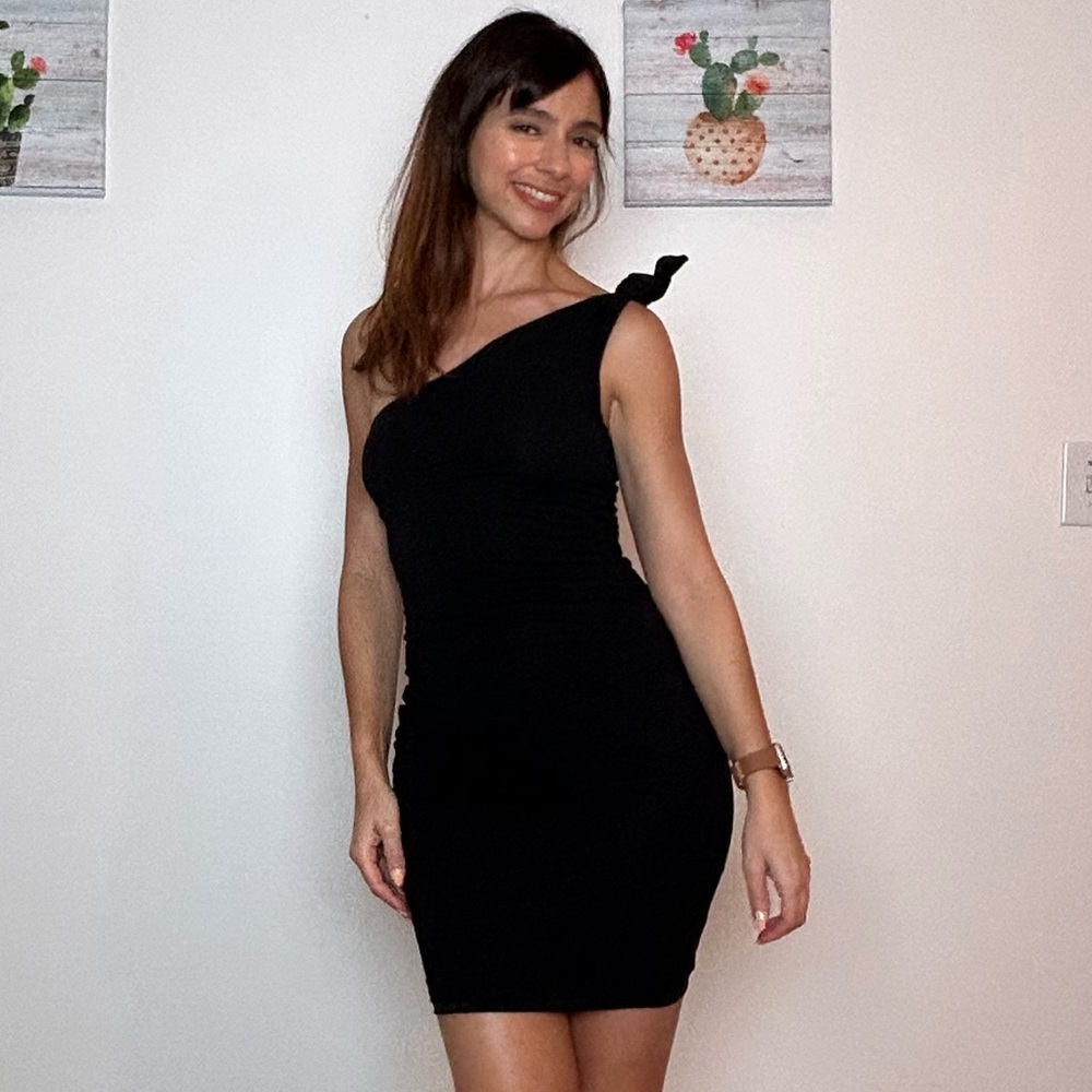 Black elegant dress